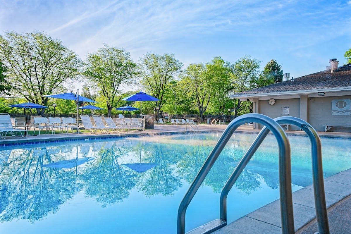 Skyline Acres Swim & Tennis Club